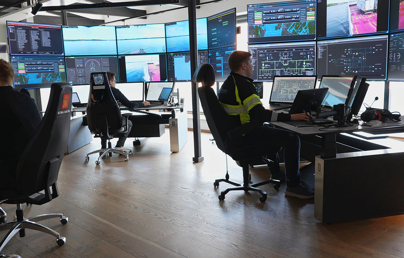 Here, the onshore bridge crew can monitor multiple vessels at the same time. Photo: Jørn Stenersen, Kongsberg Maritime