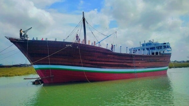 Indian wood dhow cargo ship