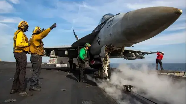 An F/A-18 Super Hornet takes off from carrier USS Abraham Lincoln (USN)